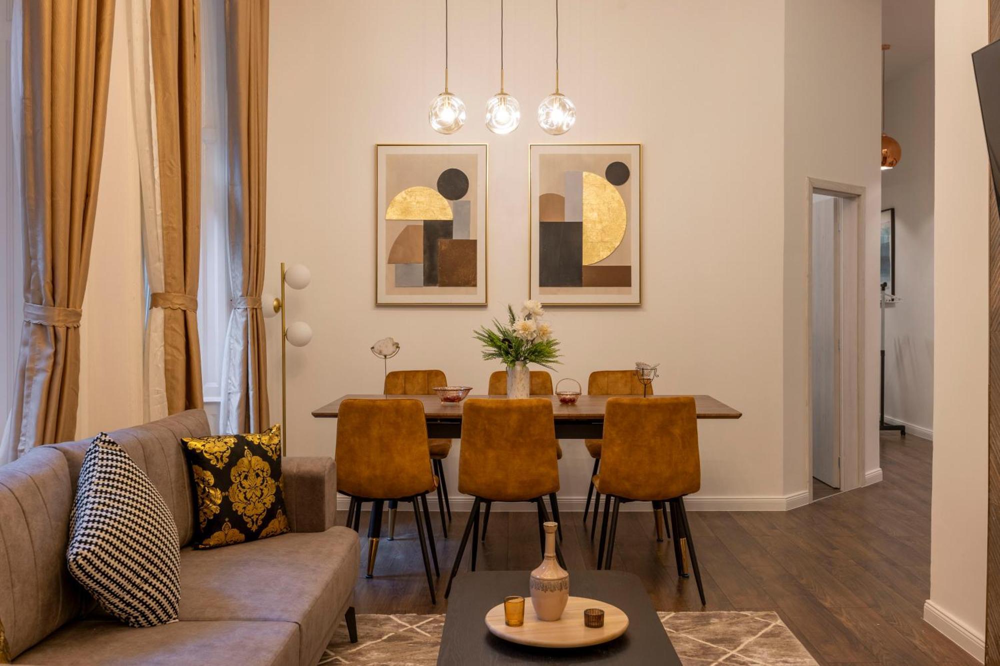 Exclusive Downtown Quentin Residence By Prestige Homes Boedapest Buitenkant foto
