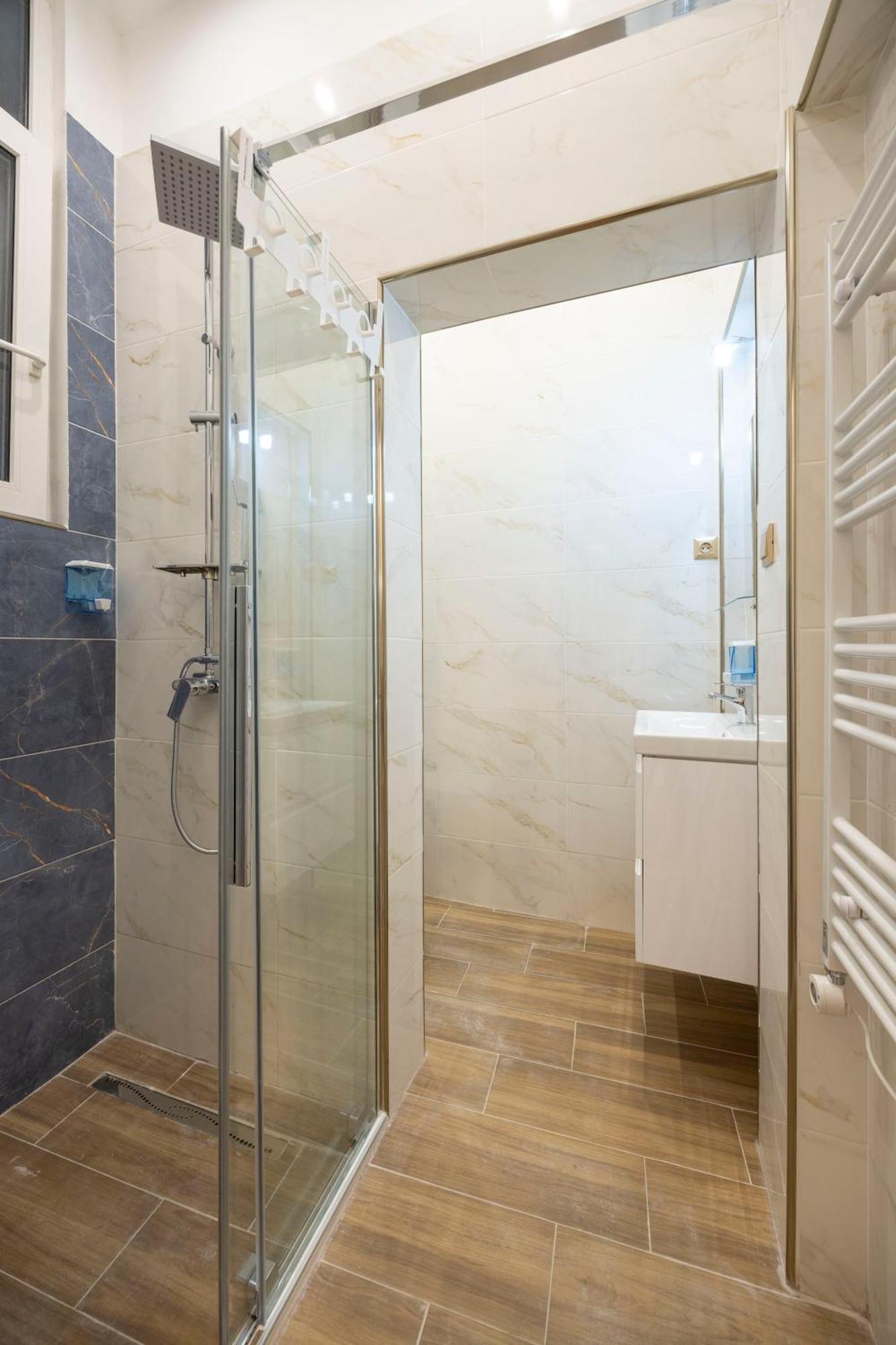 Exclusive Downtown Quentin Residence By Prestige Homes Boedapest Buitenkant foto