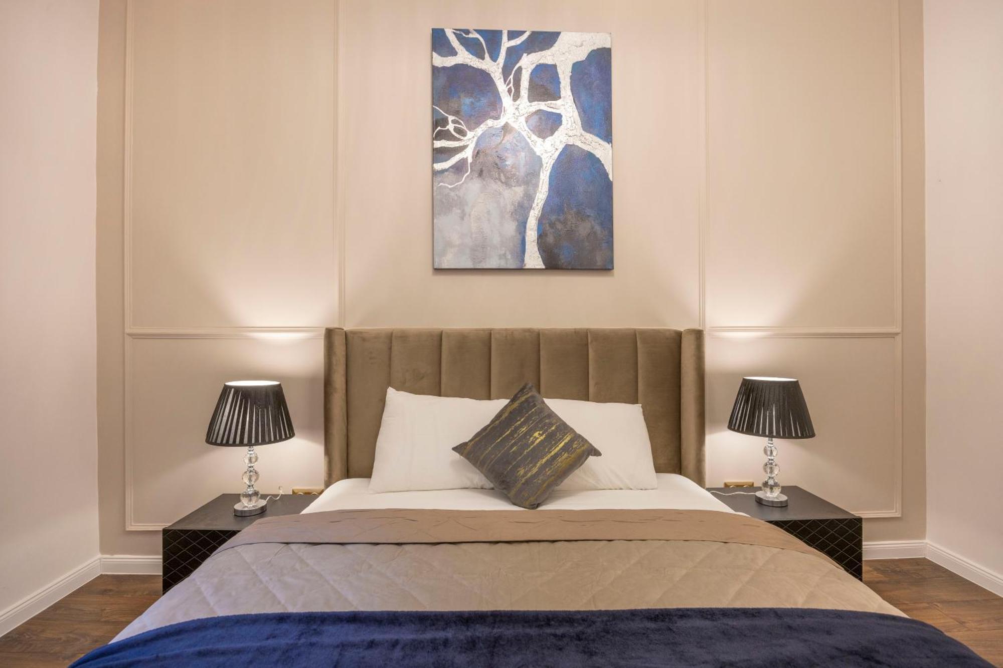 Exclusive Downtown Quentin Residence By Prestige Homes Boedapest Buitenkant foto